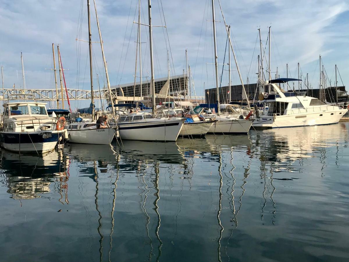 Sleep & Boats Barcelona City Sant Adrià de Besòs Eksteriør billede