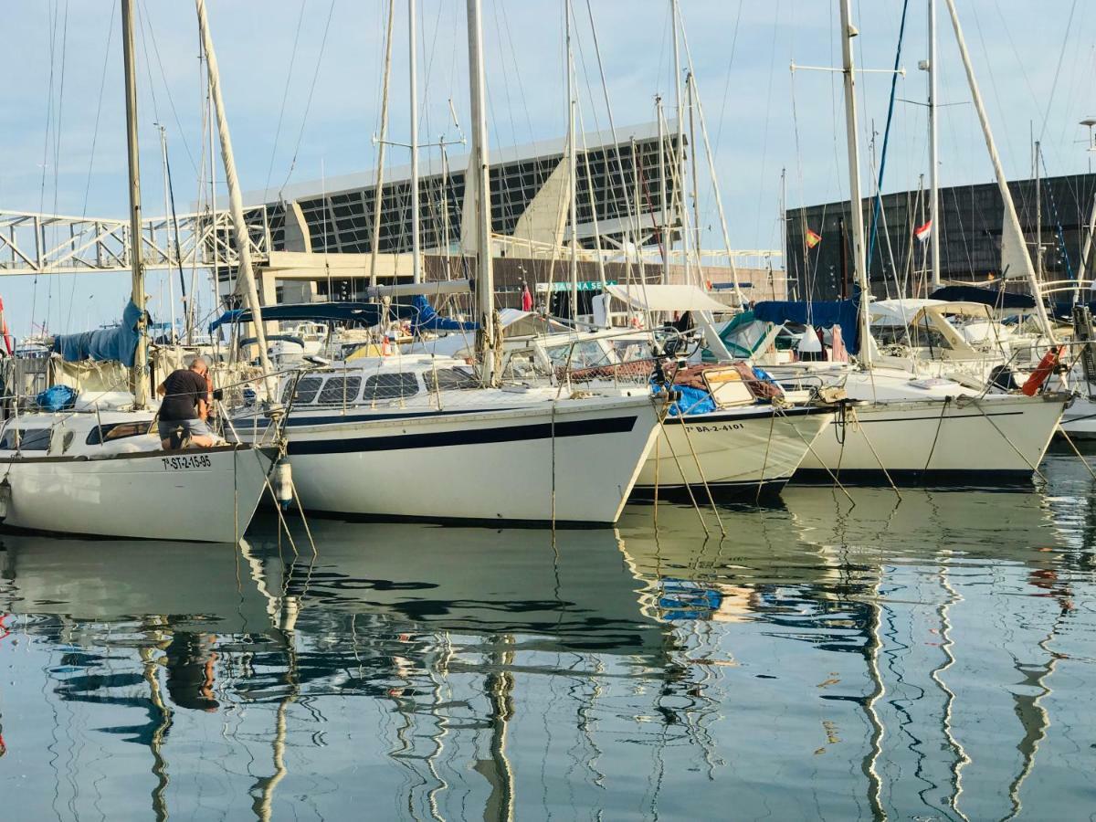 Sleep & Boats Barcelona City Sant Adrià de Besòs Eksteriør billede